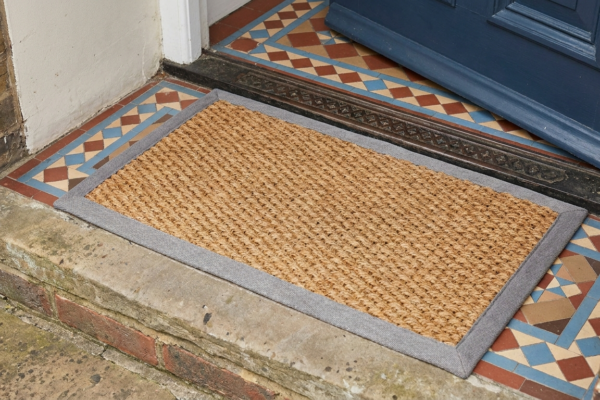 Doormats That Quietly Elevate A Tired Entrance
